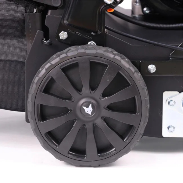 Scarificateur à gazon thermique - 212 cm³, largeur 40 cm, sac 45 l, 18 lames, 24 griffes.